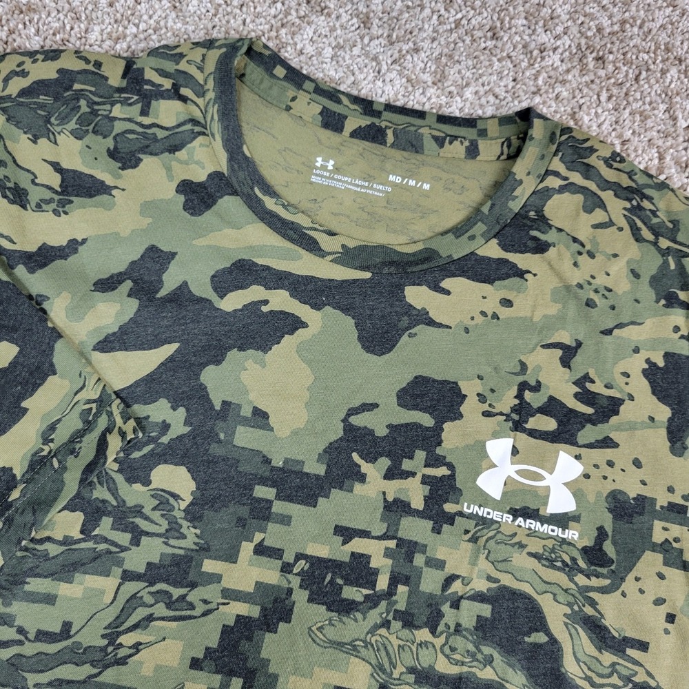 Under Armour Loose Mens Medium Green Camo Performance Stretch T Shirt